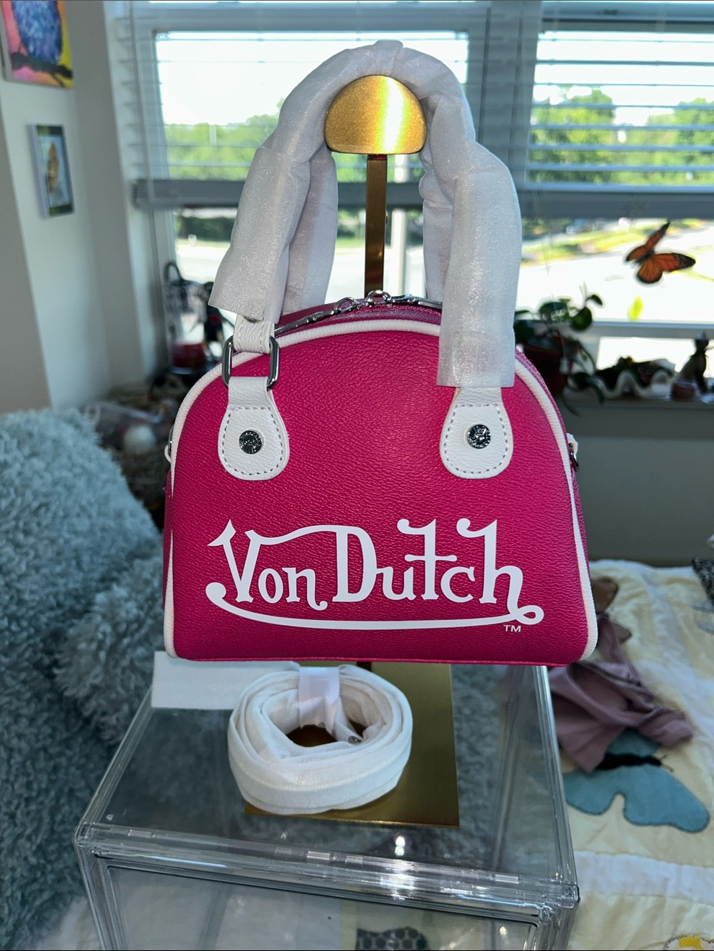 Von Dutch Hot Pink Mini Dome Satchel with White Trim/Strap 7.75”x 3”x 6.75” NWT